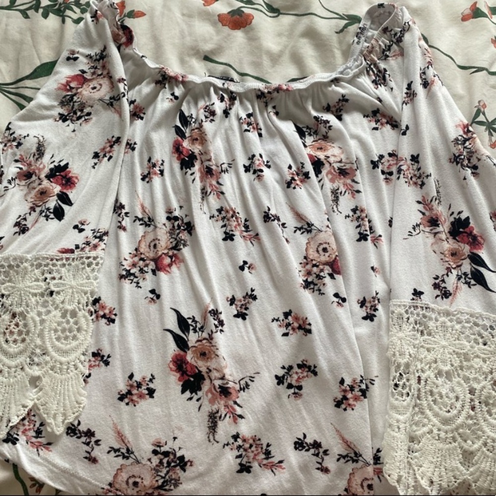 Rue 21 Floral Off shoulder top